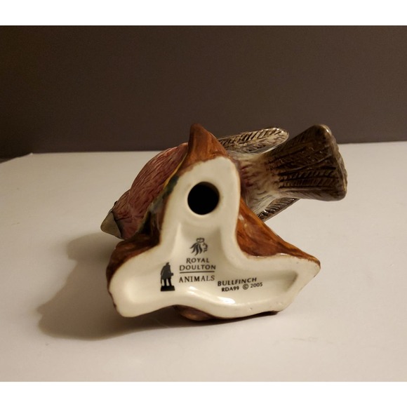 Royal Doulton Animals Collection 2005 Porcelain Bullfinch Figurine - Picture 5 of 6